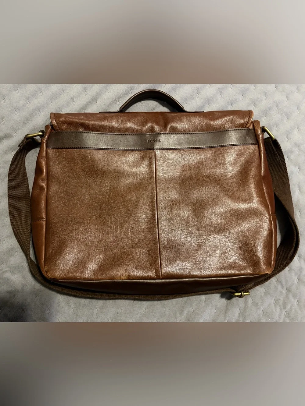 Fossil Chestnut Brown Leather Messenger Bag with Brass Hardware